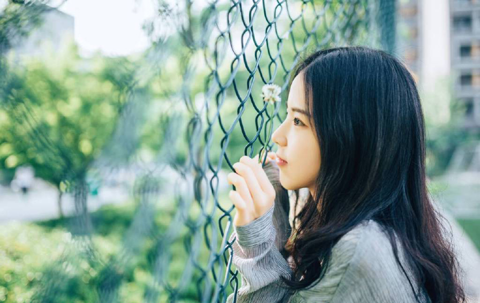 “那只是顺带。”庞统摇了摇头：“现在那阆中大营之中，可是已经有不少人投了我军。”